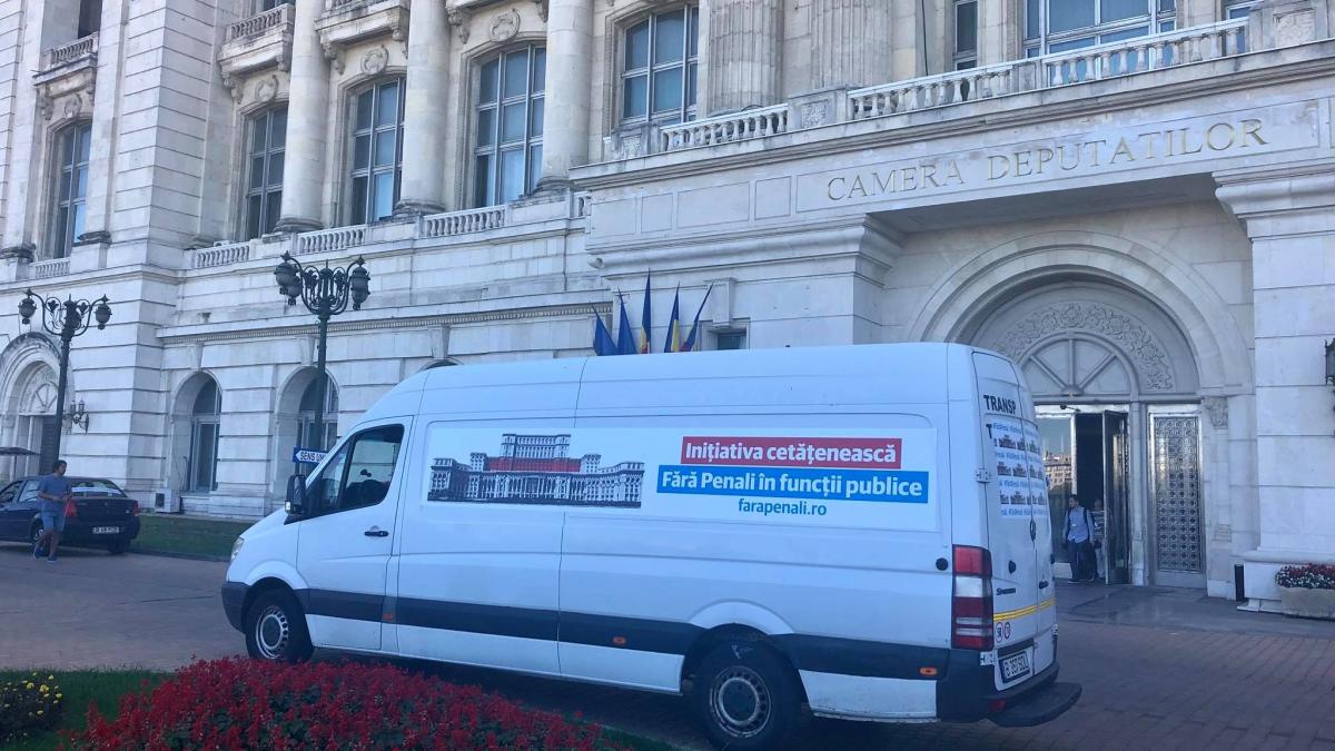 42256909_402375476960672_6094650810266812416_o_18055800