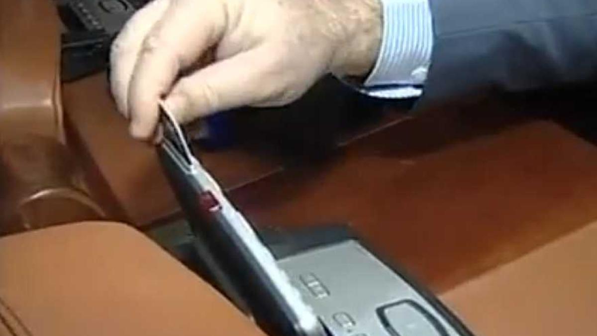 vot_electronic_ytube_26120400