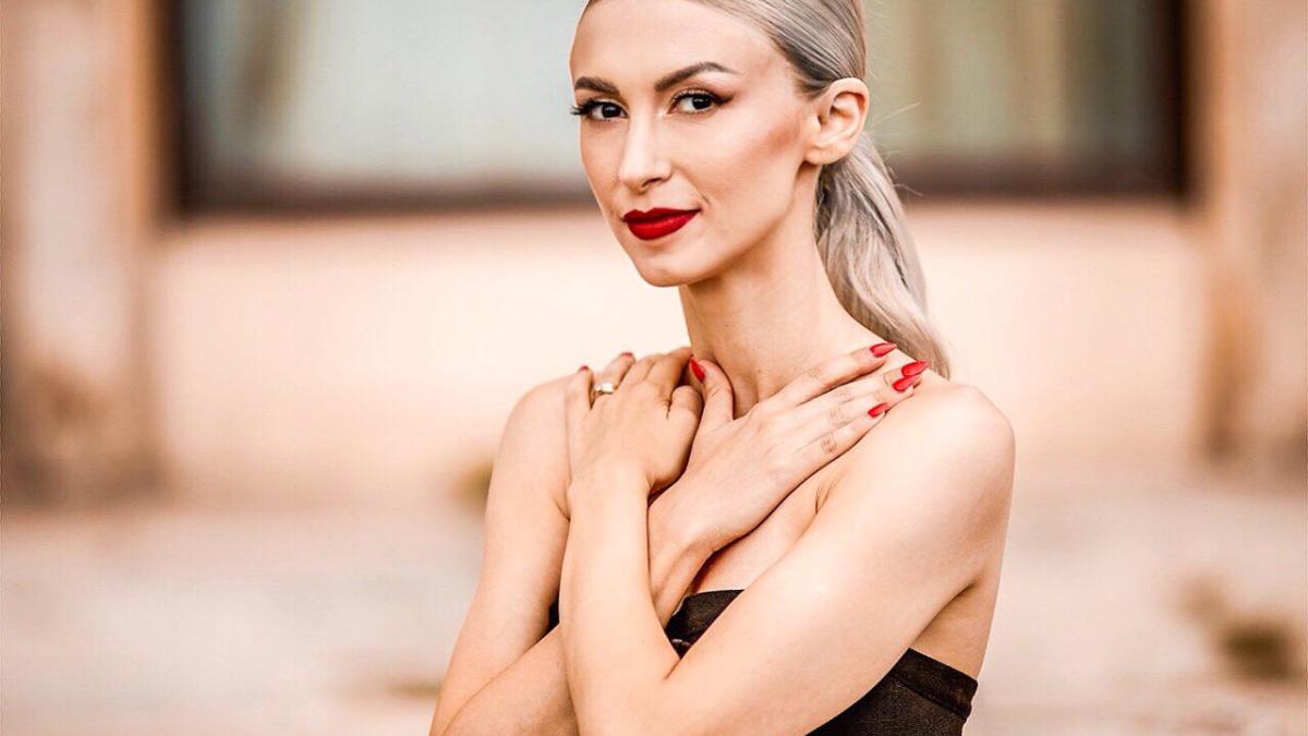 andreea_balan_26424400