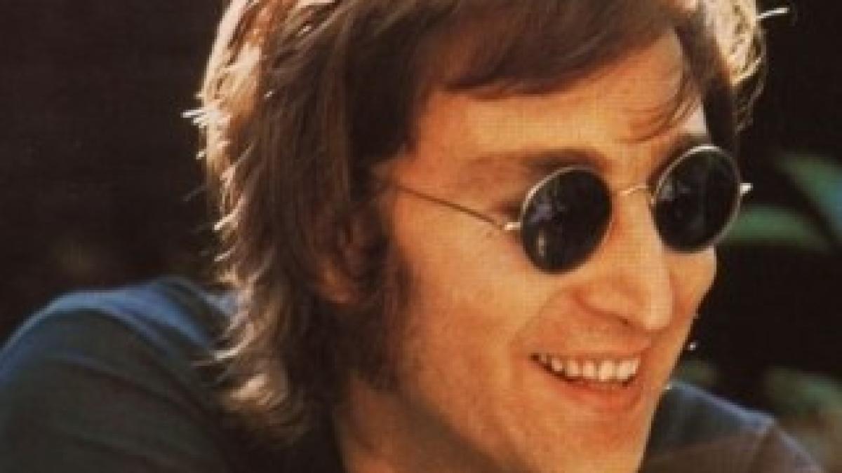 JohnLennonsongPics1AbOfToEKio06M