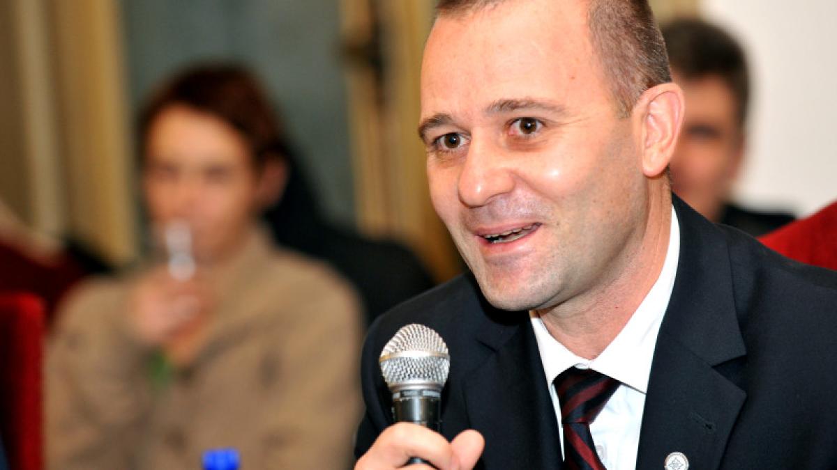 dumitru_dumbrava_09479700