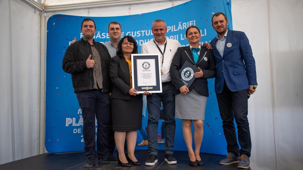 carrefour-romania-obtine-titlul-guinness-world-records-la-sectiunea--longest-line-of-pie-slices-1_17929300