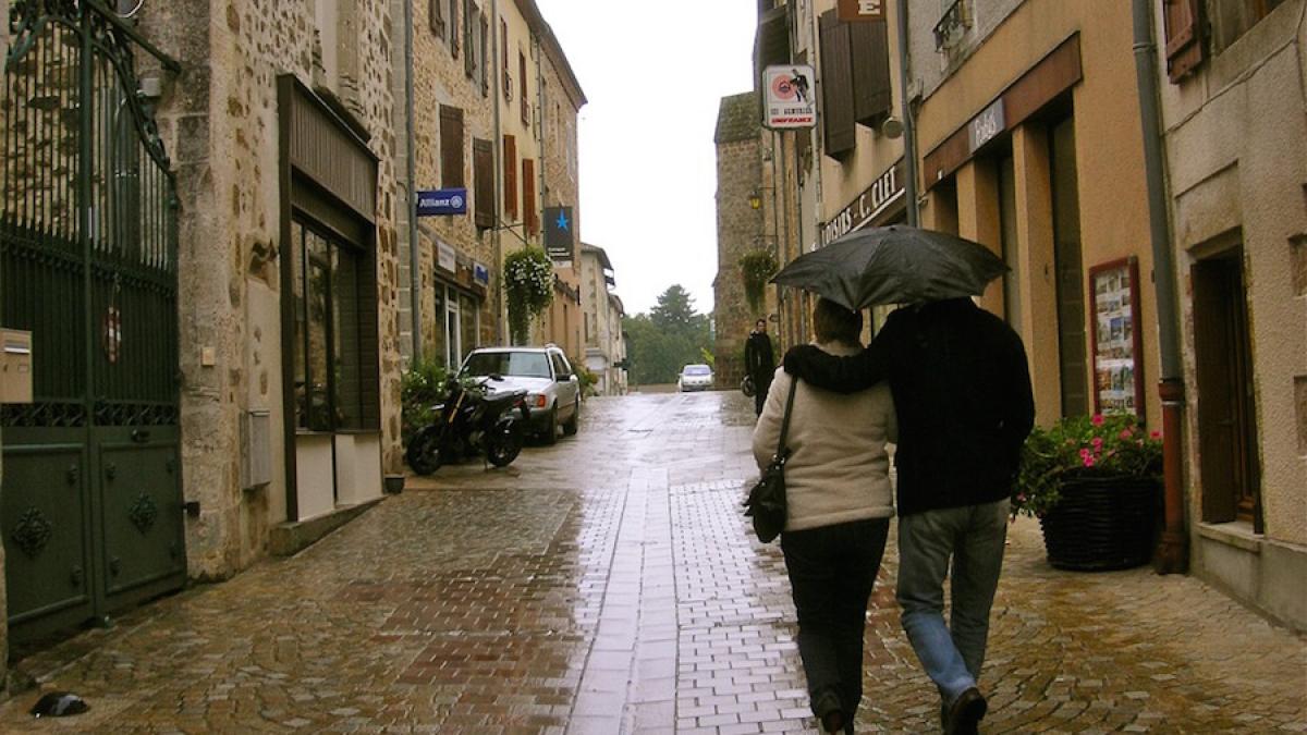 umbrela_cuplu_ploaie_franta_32979000