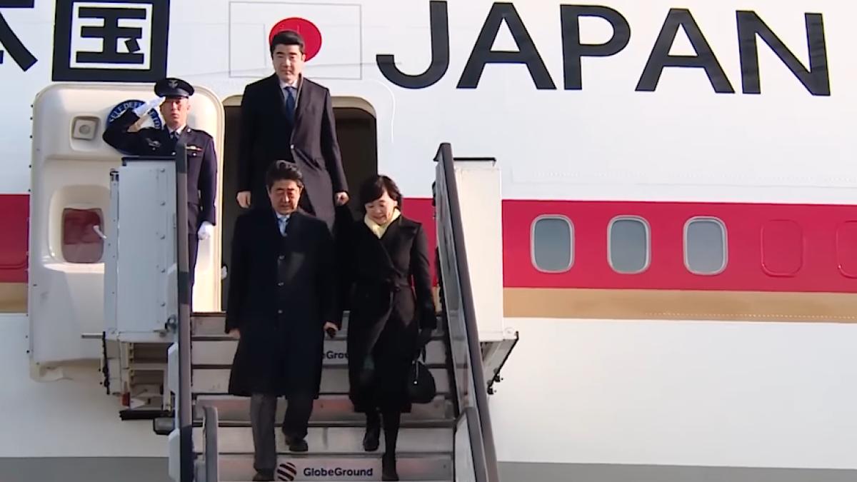 shinzo_abe_avion_40880000