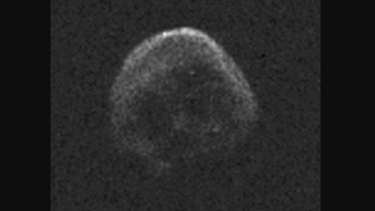 craniu_spatial_asteroid_halloween_55976600