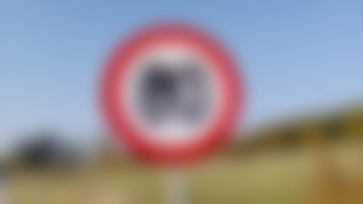 limitare-viteza-blur_93594700