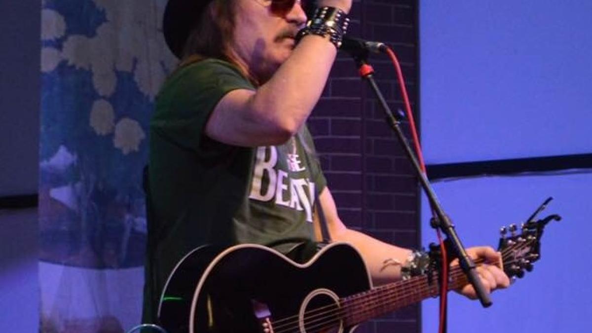 34984250_10215035101123759_152142250023845888_n_35427200