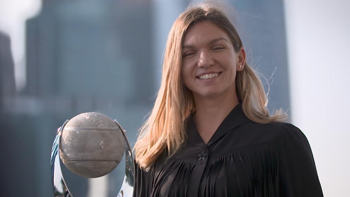 simona_halep_trofeu_chris_evert_08048300