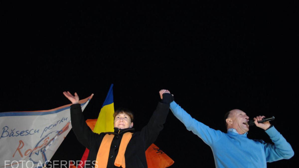 basescu-macovei_64252200