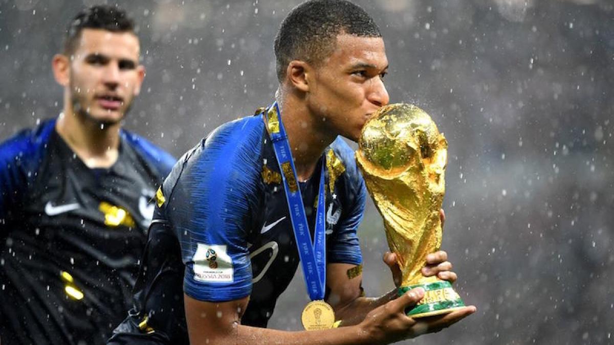 mbappe_y_trofeu_cupa_44893500