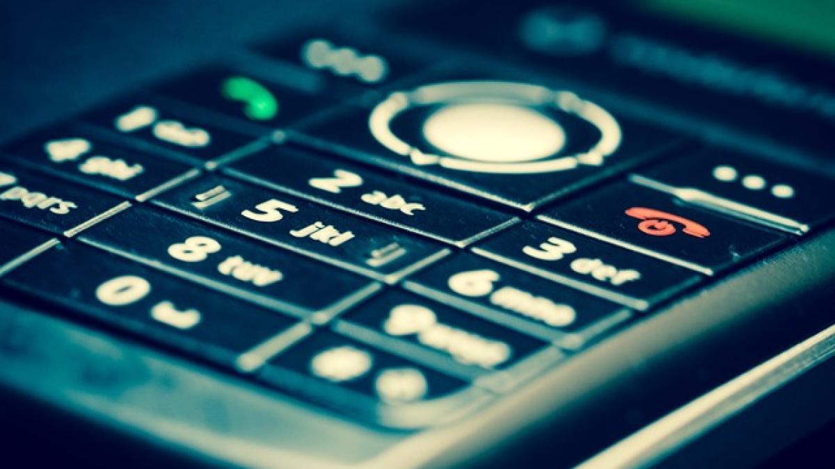 ascultare-telefon_72417900