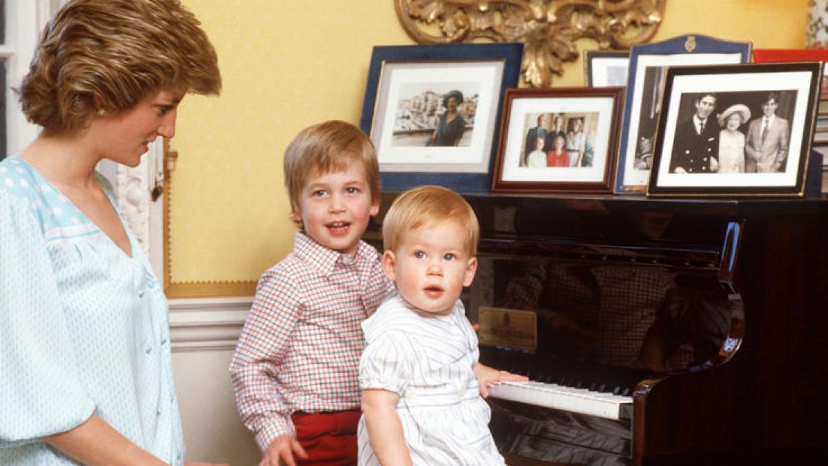 lady_diana_cu_printii_william_si___harry_36894000