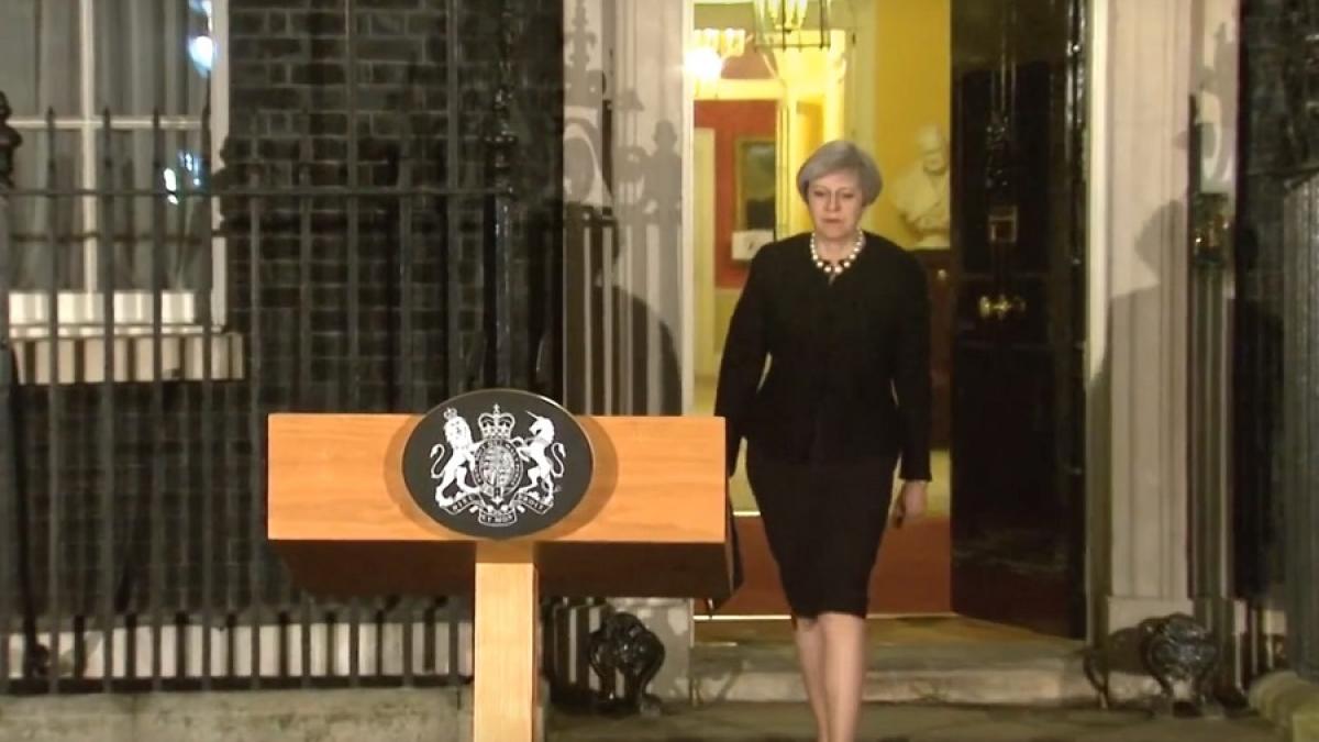 theresa_may_downing_street_60481700