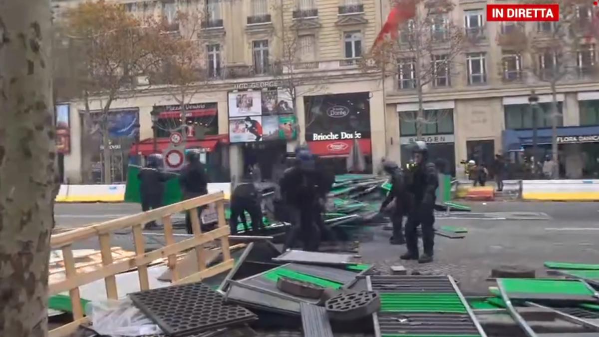 proteste-violente-paris-frantajpg_51007500