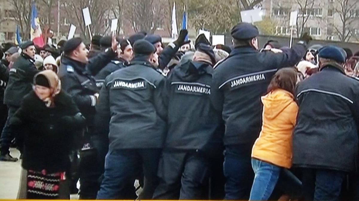 jandarmi-catedrala_47507600