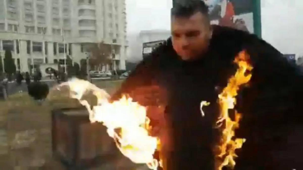 46523436_10213743771848348_2337553744897507328_n_07842400