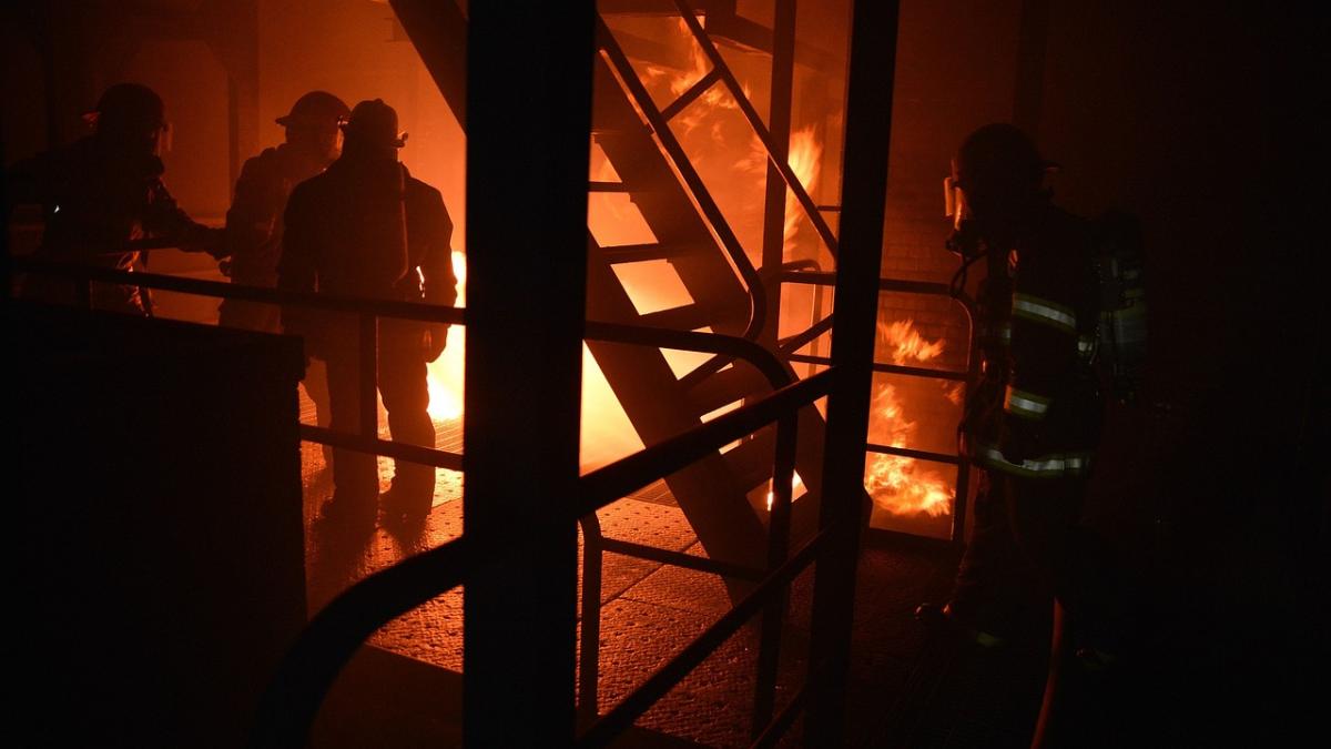 incendiu-pompieri-2_43709600