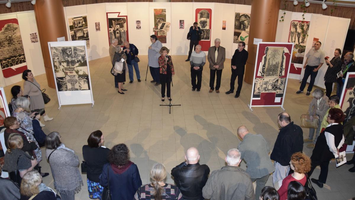 un_public_numeros_a_participat_la___fiecare_vernisaj_14839600