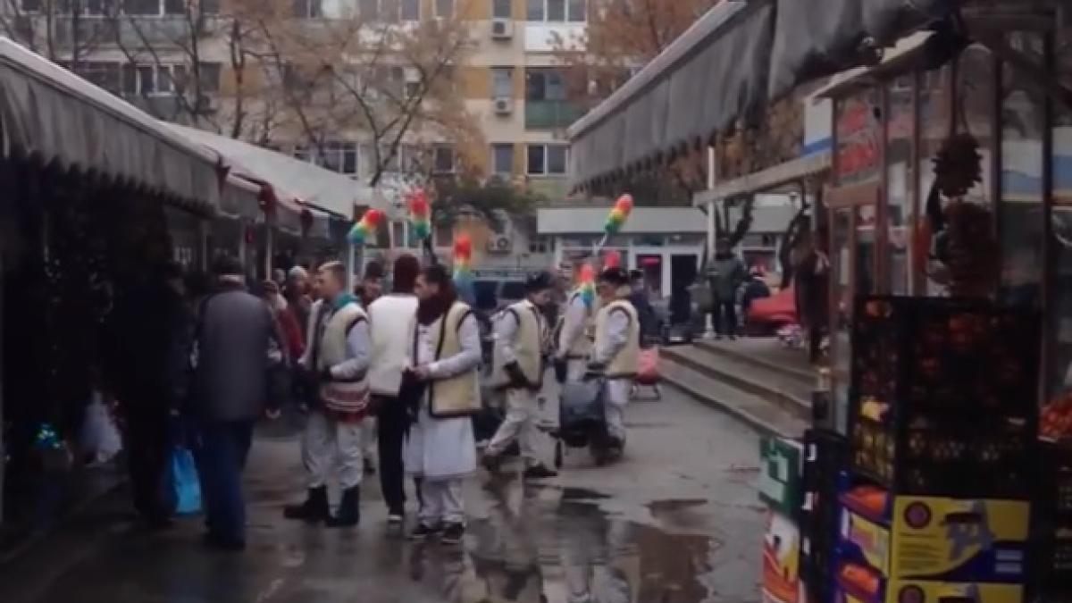 colindatori-cu-mopuri_35474800