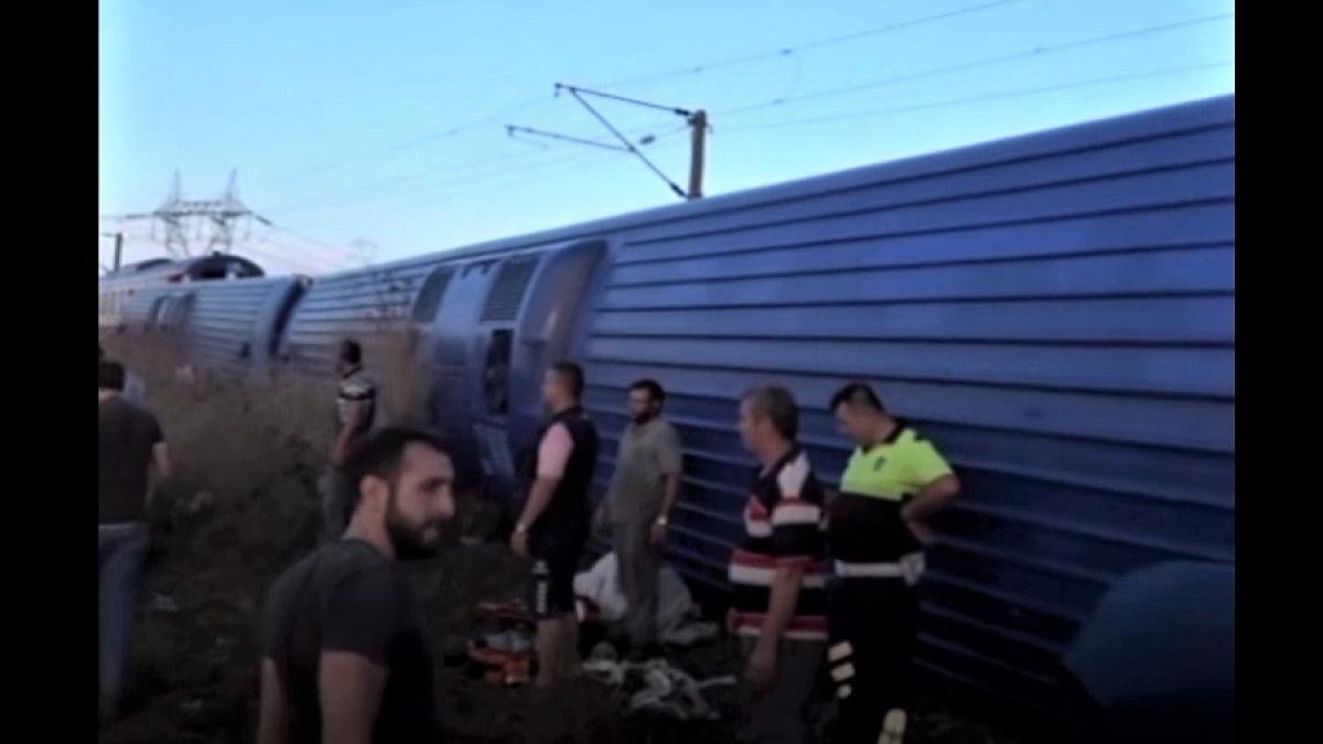 accident_tren_turcia_30004800