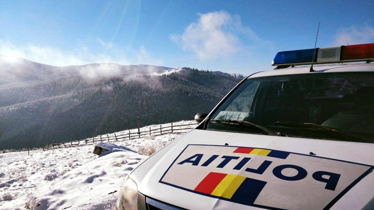 masina_politie_iarna_14878800