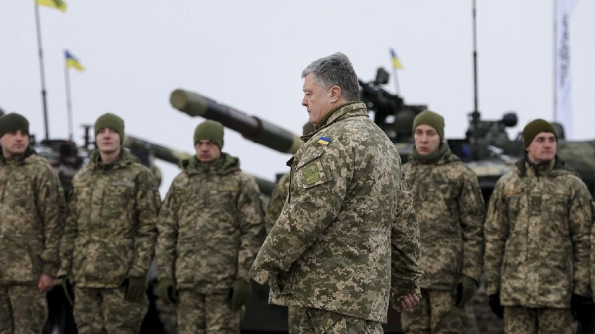 poroshenko_ucraina_armata_militari_05430000