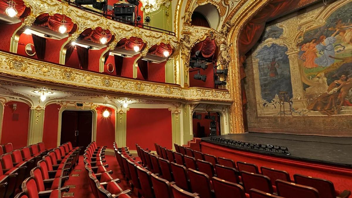 teatru_03709800