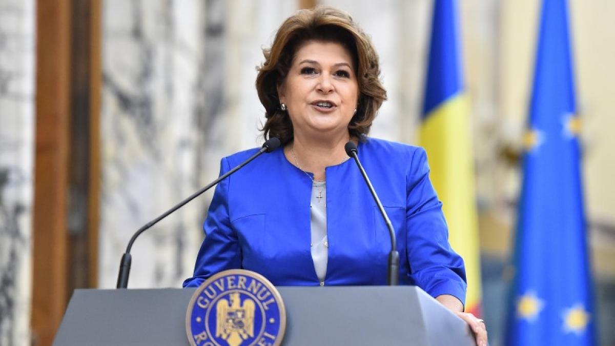 rovana_plumb_ooooo_22023000