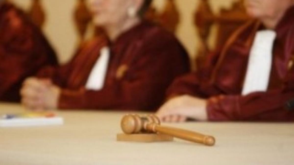 romania-se-afla-intr-o-situatie-fara-precedent-ccr-va-judeca-sambata-contestatia-opozitiei-privind-validarea-noului-guvern-de-catre-parlament-250229