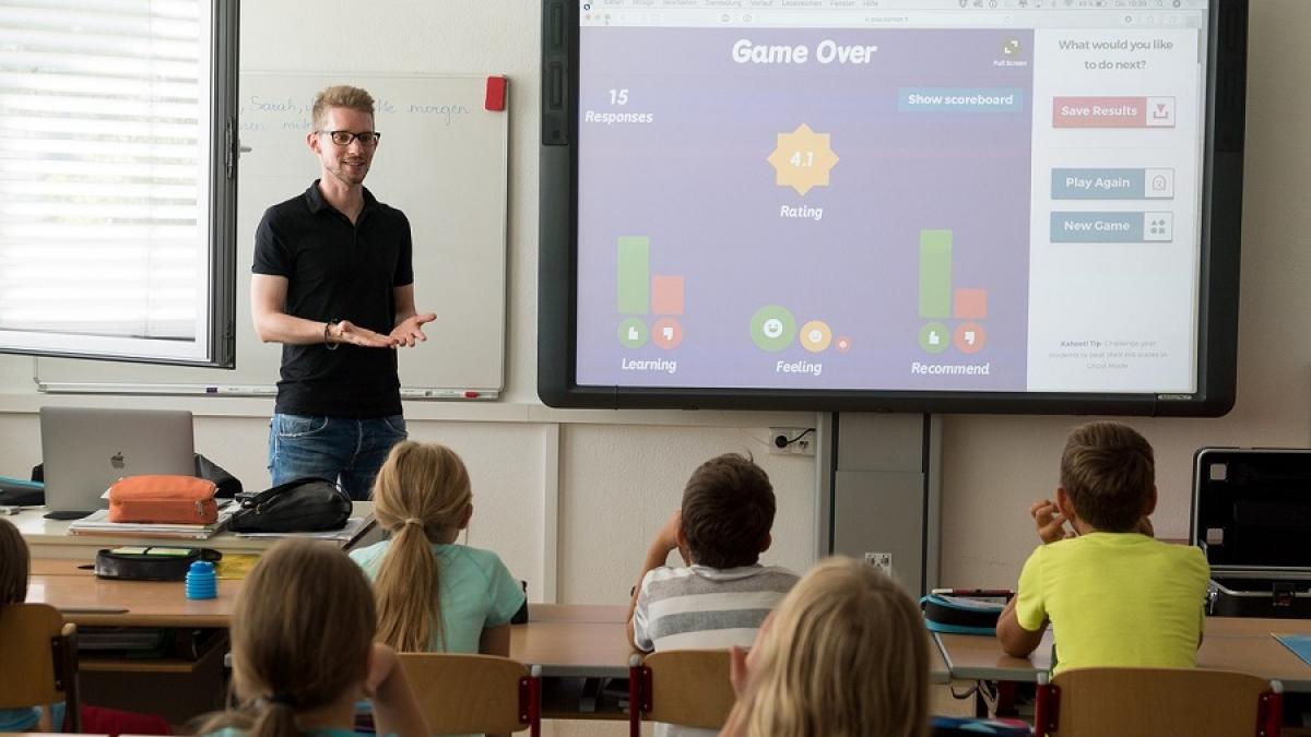 copii_profesor_clasa_elevi_86740000