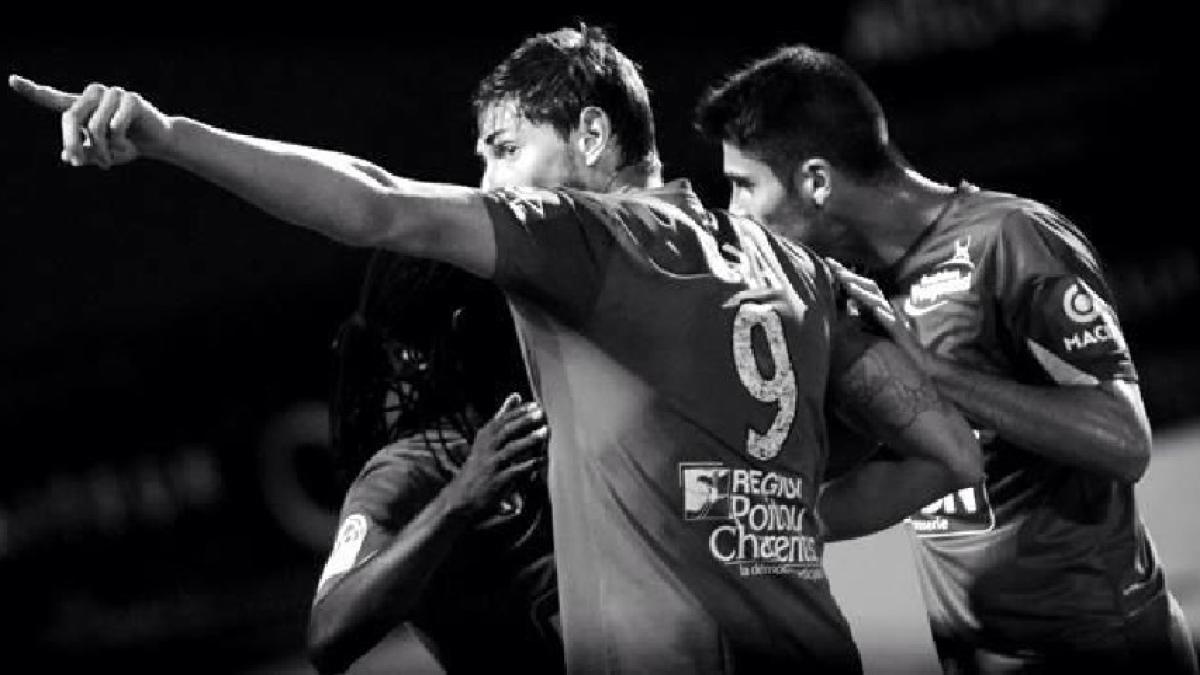 sala_fotbalist_38141100