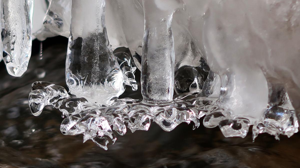 freezing-rain-ploaie-inghetata_31149400