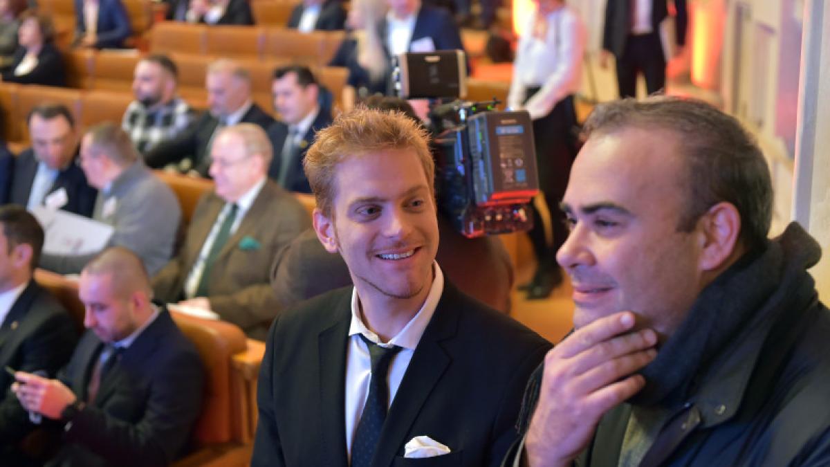 darius-valcov_54093500