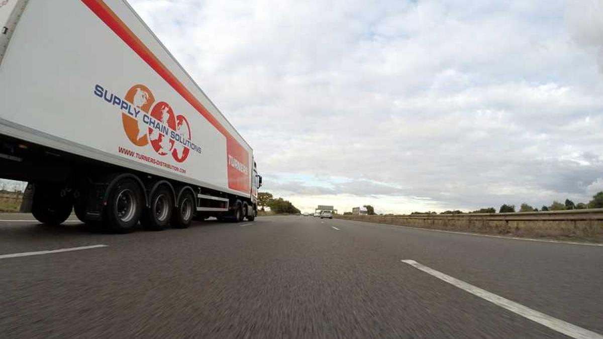 trafic_camion_strada_autostrada_auto_52281700