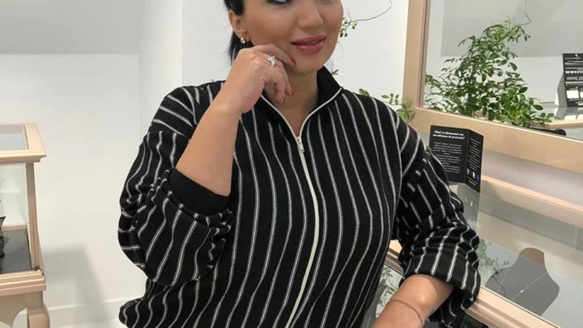 adriana_bahmuteanu_48311300