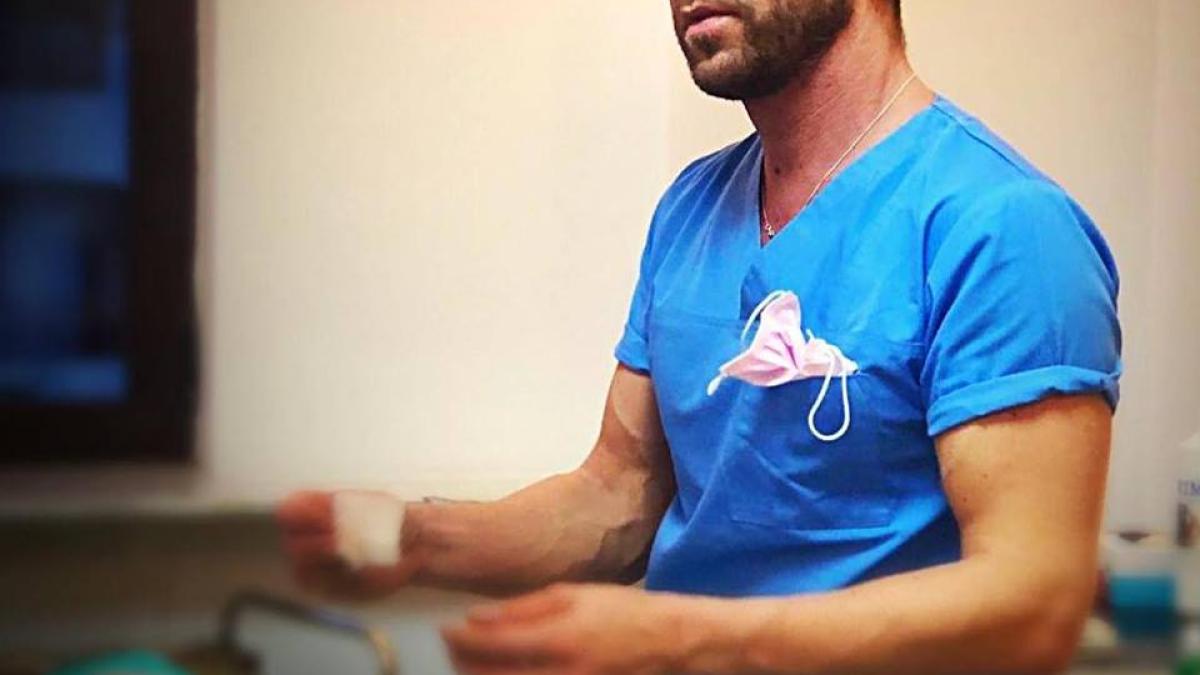 matthew_mode-medic-fals_32335900