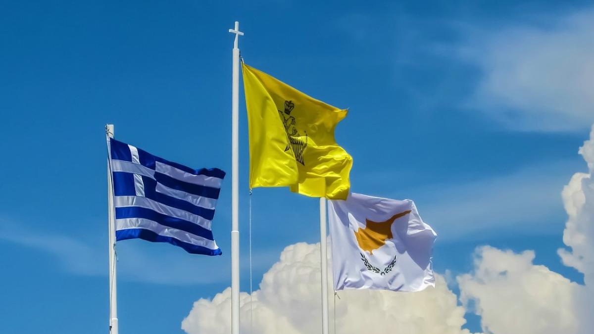 grecia_steaguri_95810000