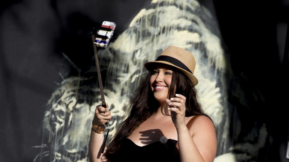 selfie-stick-827879_1920_63311400