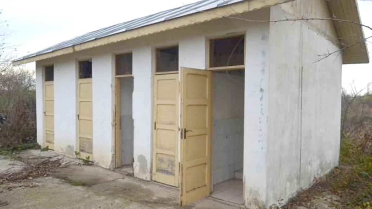 toalete-scoli_93406900