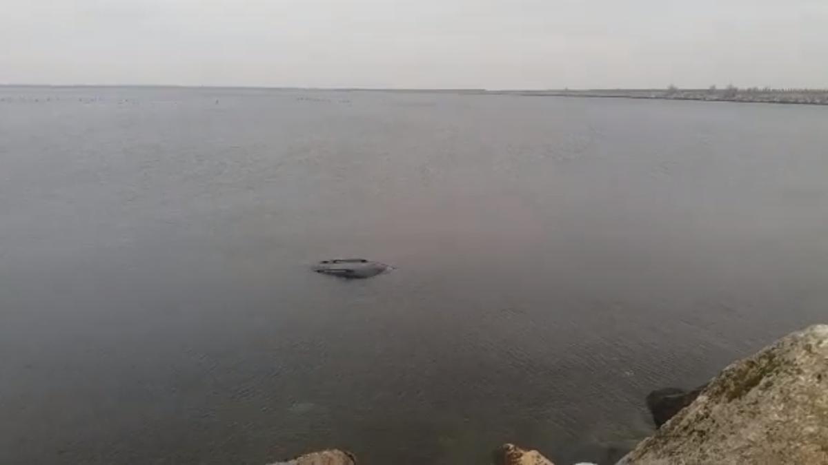 masina-in-apa_39930100