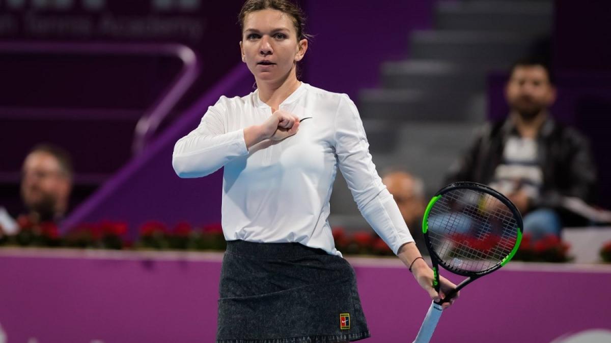 simona_halep_heart_fb_47682600