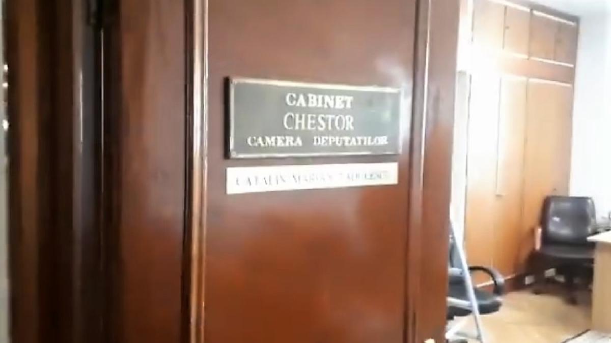 cabinet_chestor_usa_03053600