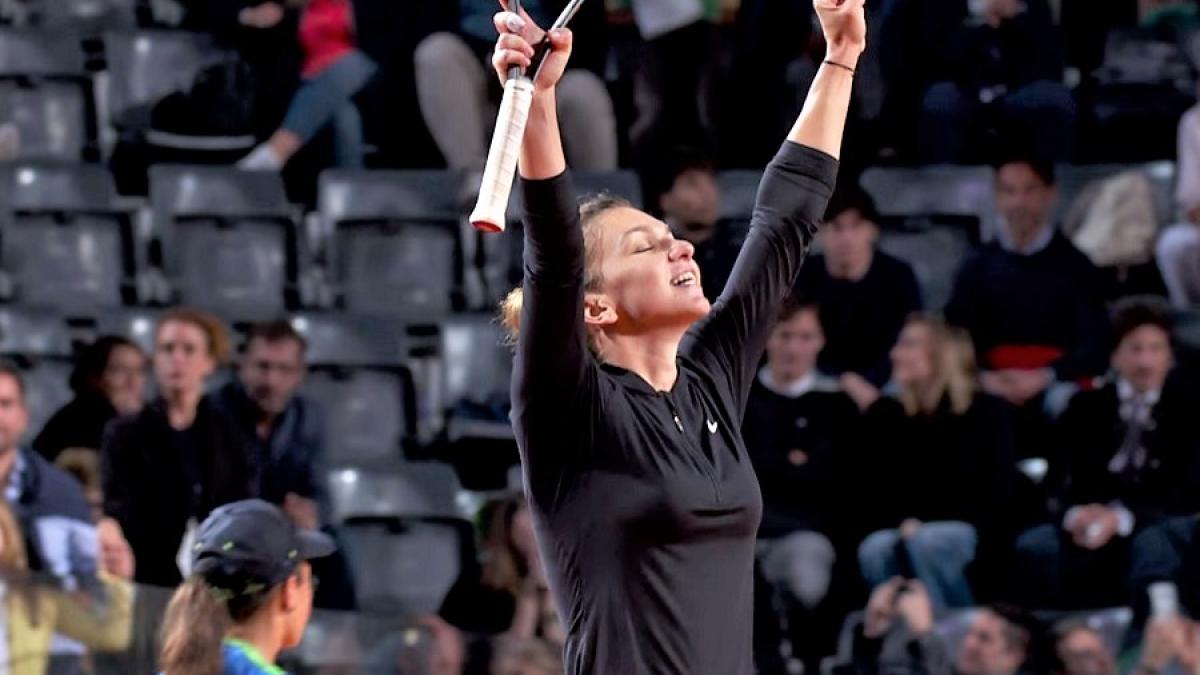 simona_halep_happy_c_24235500