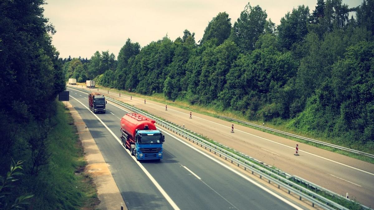 camioane_sosea_autostrada_09862900