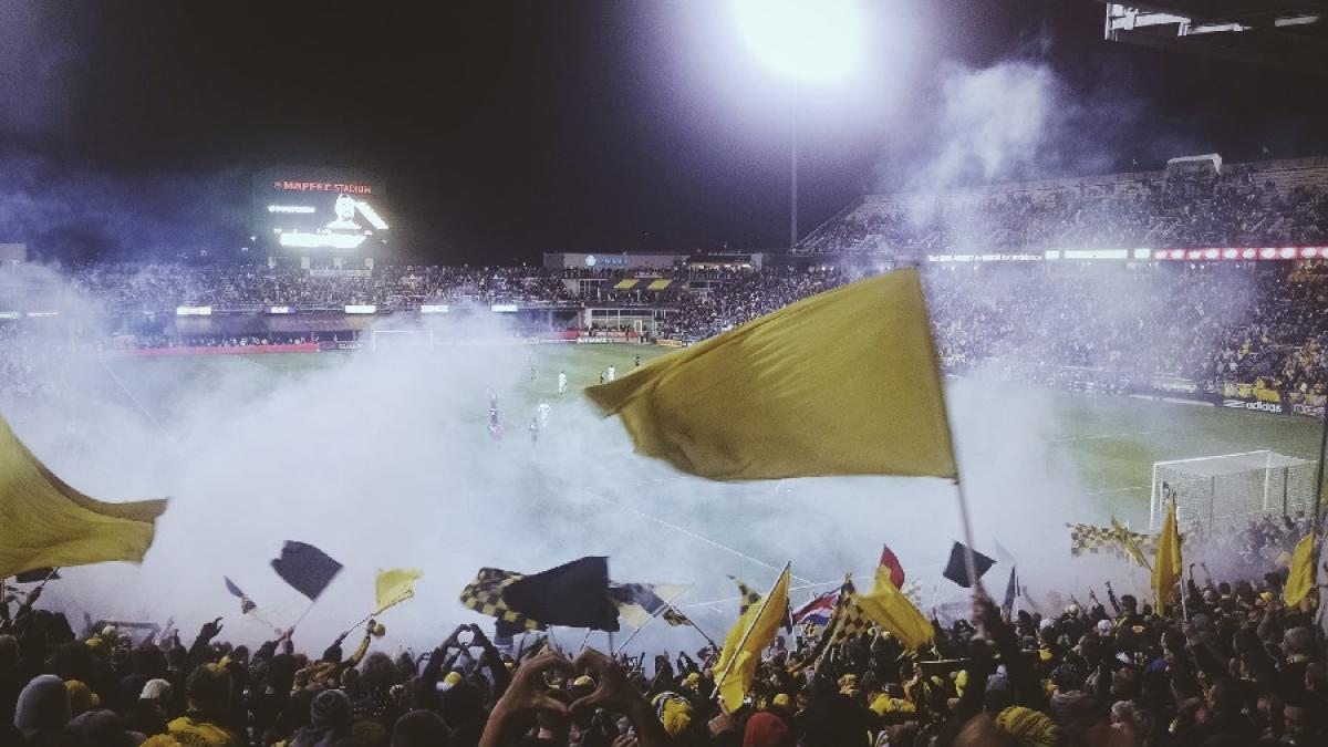 fotbal_meci_stadion_52657600