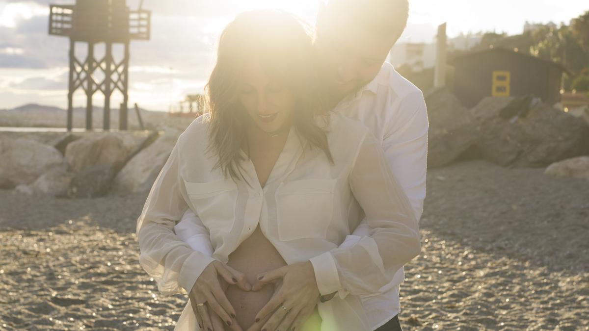 parinti-insarcinata-cuplu_77825700