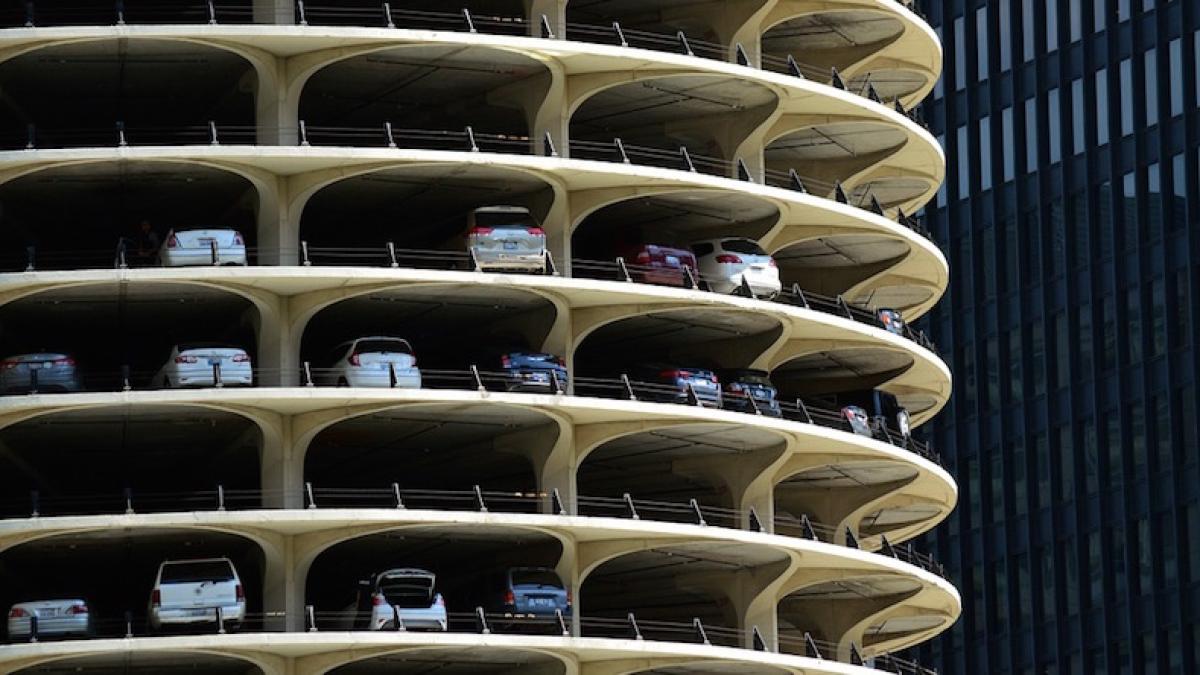 parcare_masini_45669600