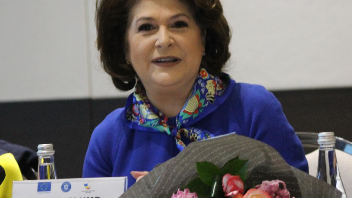 rovana-plumb_84627400