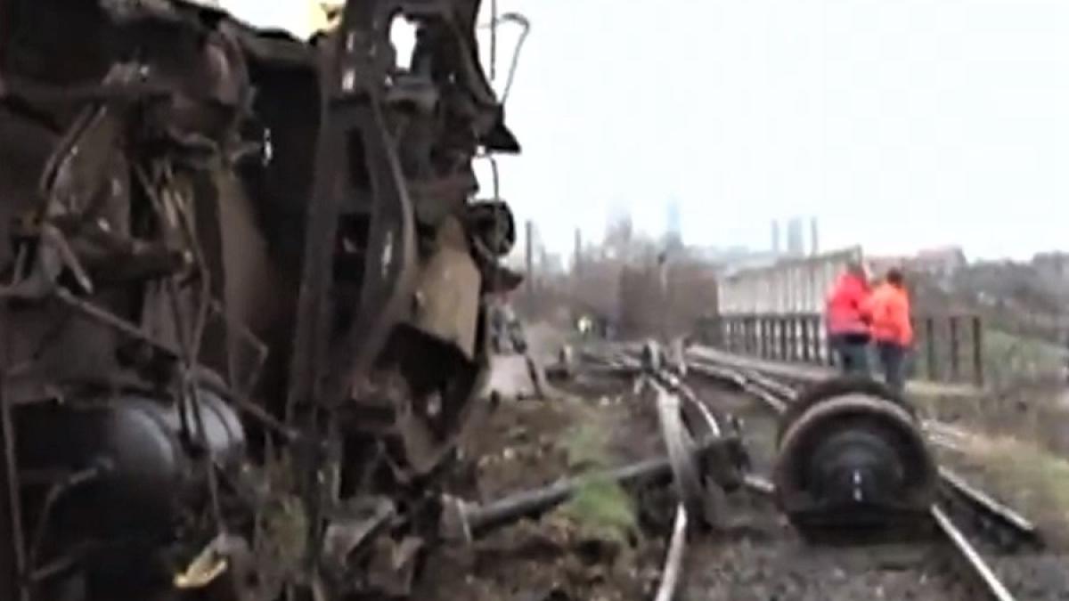 locomotiva_deraiata_83132200