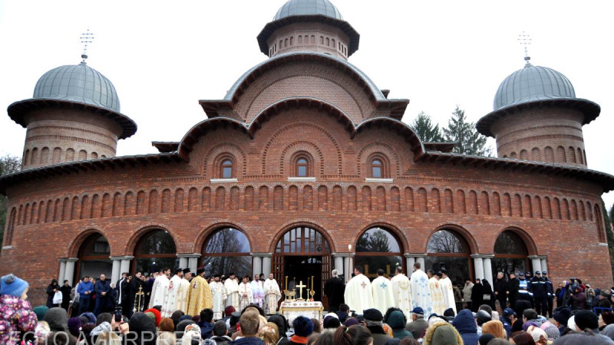 catedrala-curtea-de-arges_16282300